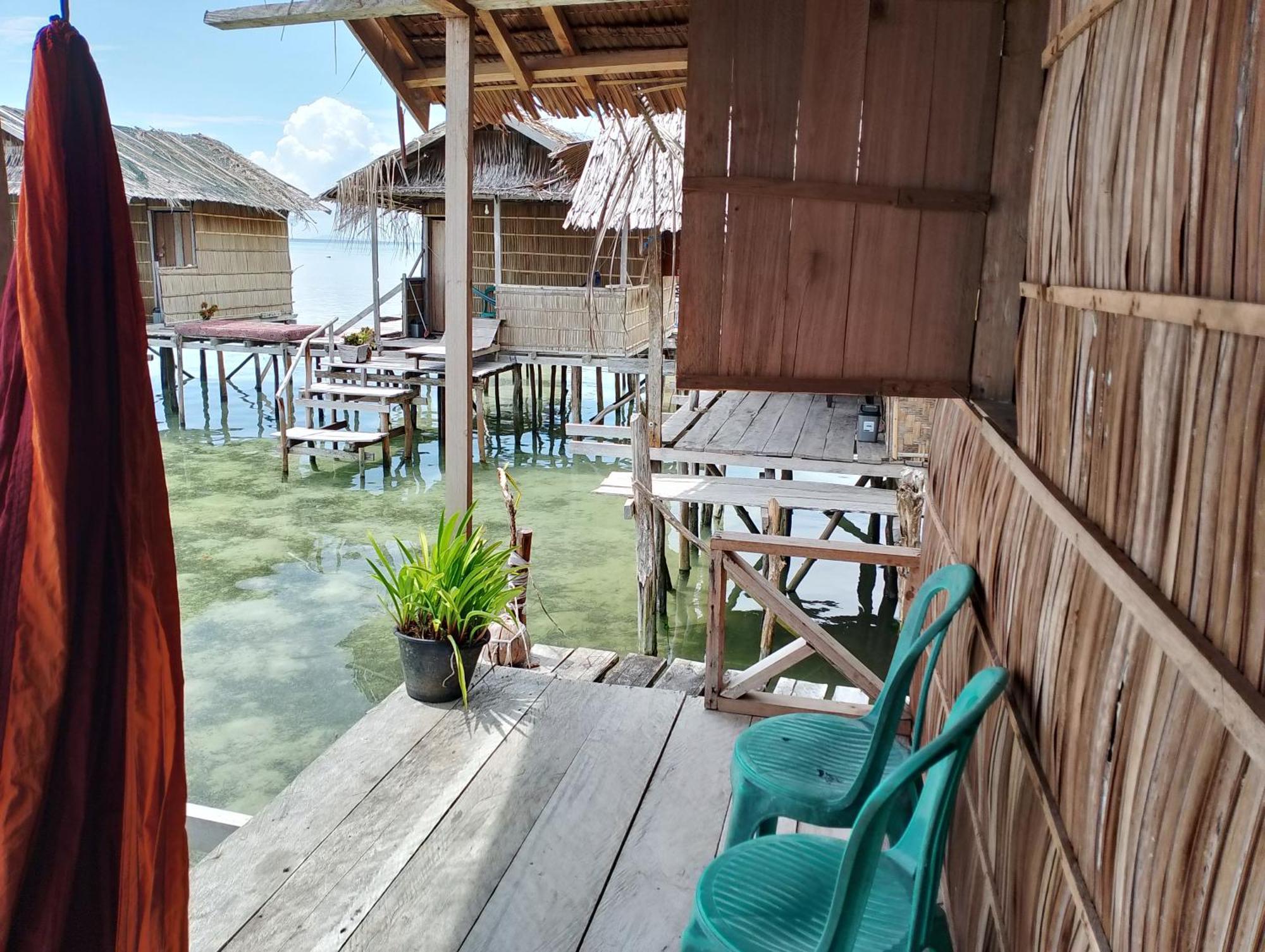 Arborek Diving Homestay R4 Besir Exterior photo